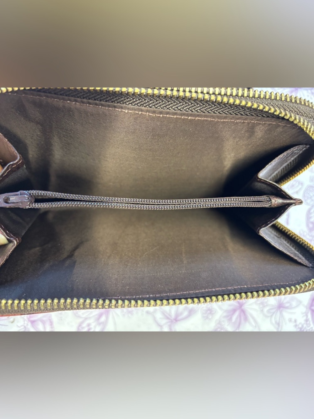 🌀Valentina Brown Embossed Leather Zip Wallet - Picture 6 of 6
